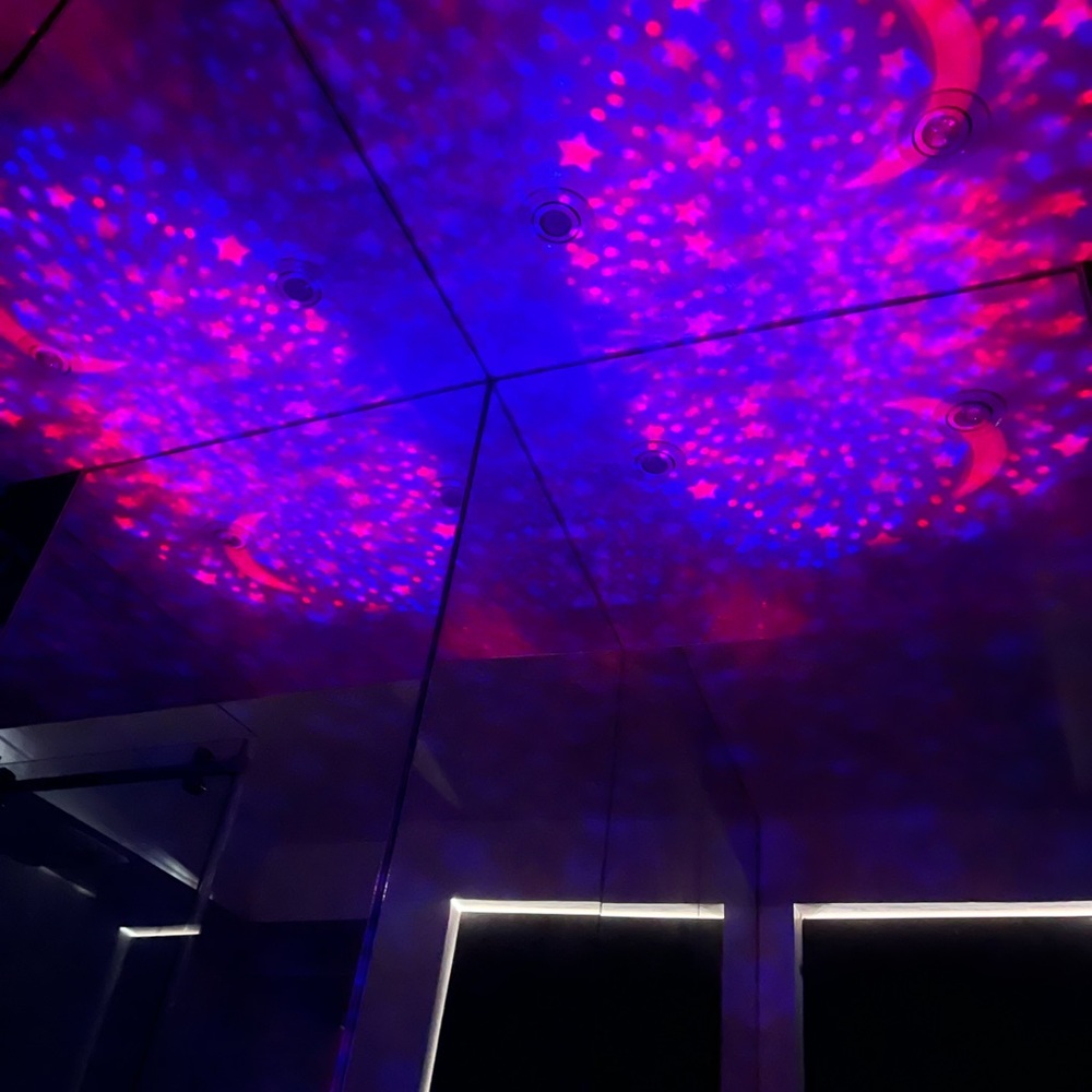 LED Star Projector night light - Picture 3 of 10